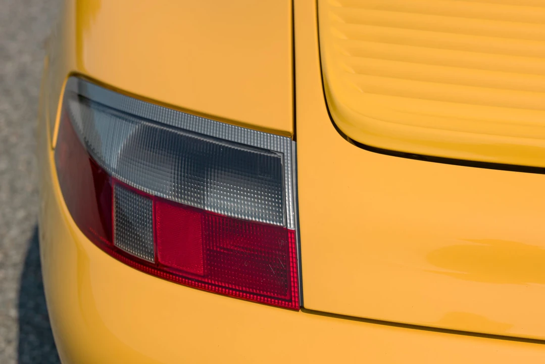2001 Porsche 996 Carrera - Image 30 of 31