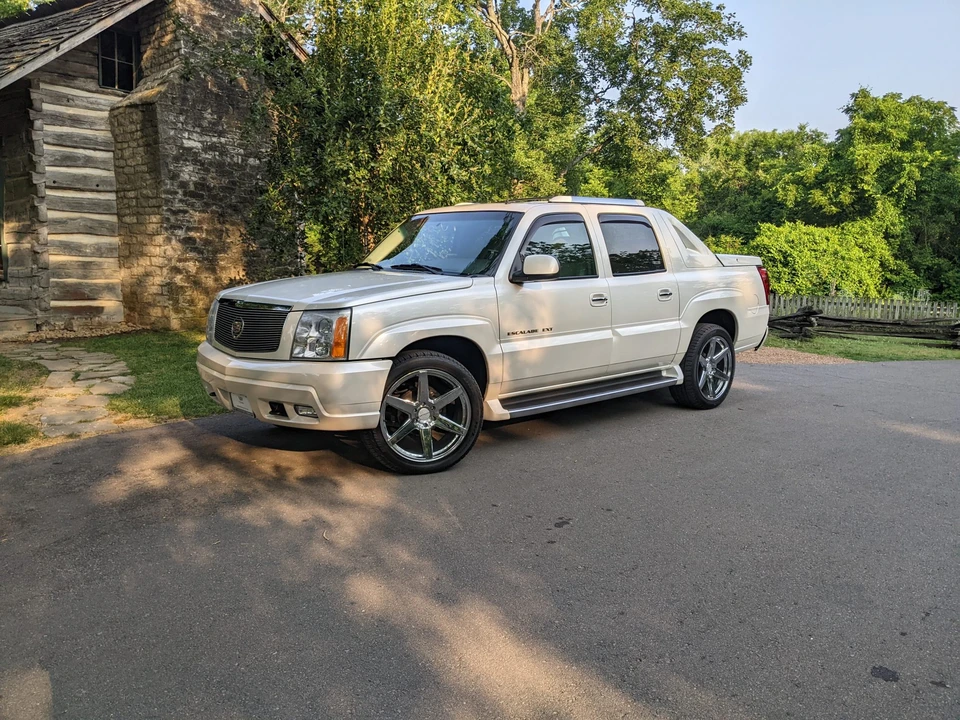 2002 Cadillac Escalade & EXT 2nd Gen - Image 3 of 31