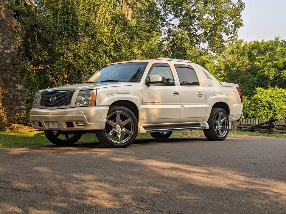 2002 Cadillac Escalade & EXT 2nd Gen - Image 5 of 31