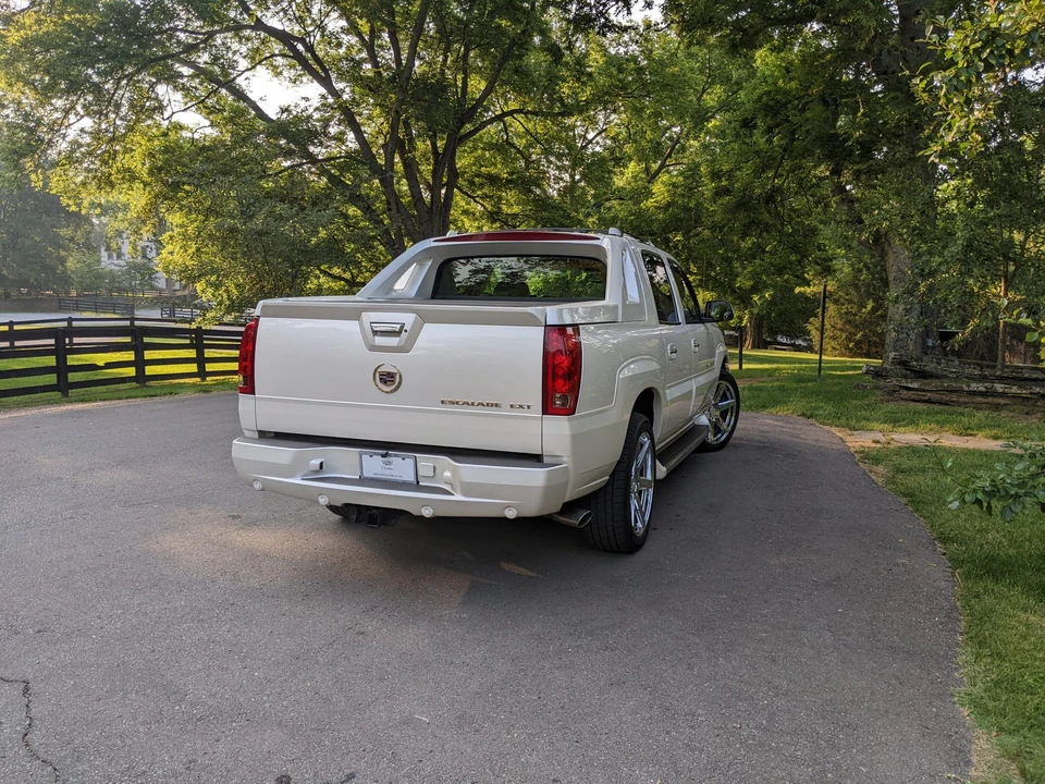 2002 Cadillac Escalade & EXT 2nd Gen - Image 29 of 31