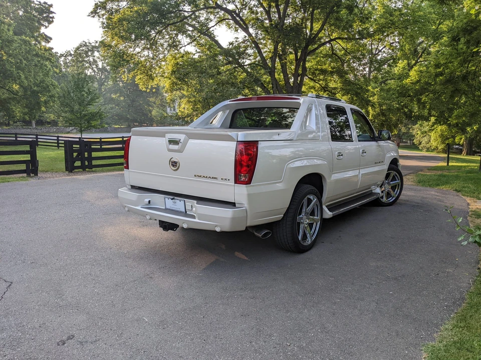 2002 Cadillac Escalade & EXT 2nd Gen - Image 27 of 31