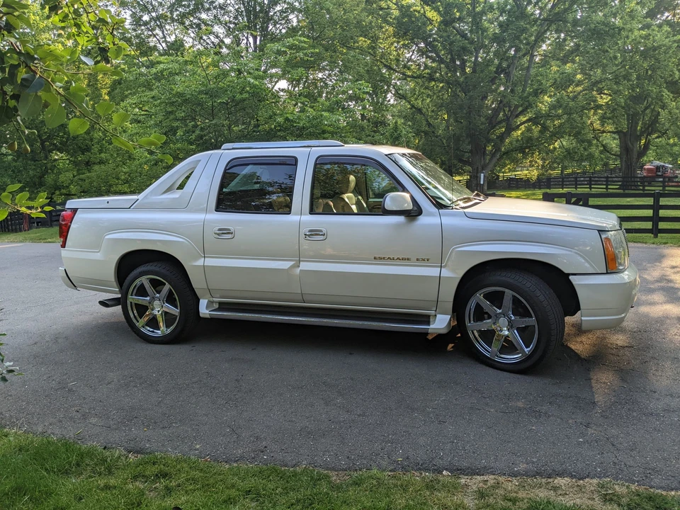 2002 Cadillac Escalade & EXT 2nd Gen - Image 20 of 31