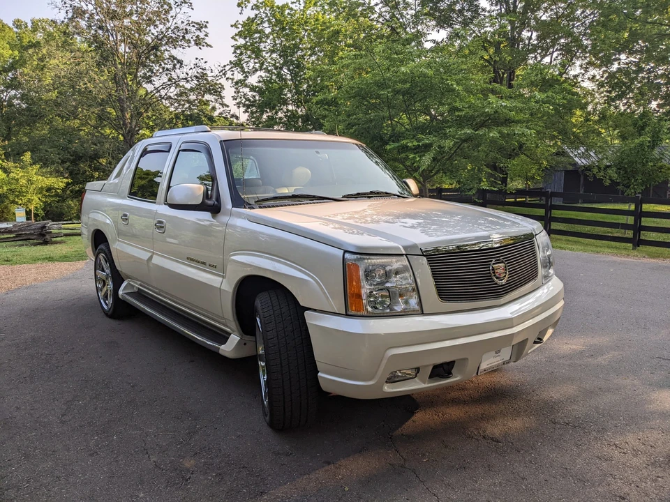 2002 Cadillac Escalade & EXT 2nd Gen - Image 16 of 31