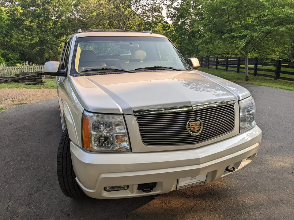 2002 Cadillac Escalade & EXT 2nd Gen - Image 12 of 31