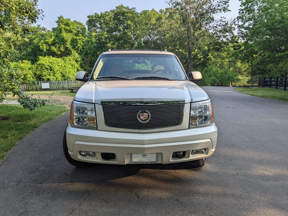 2002 Cadillac Escalade & EXT 2nd Gen - Image 11 of 31