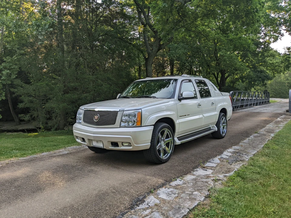 2002 Cadillac Escalade & EXT 2nd Gen - Image 6 of 31
