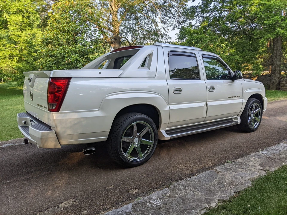 2002 Cadillac Escalade & EXT 2nd Gen - Image 25 of 31