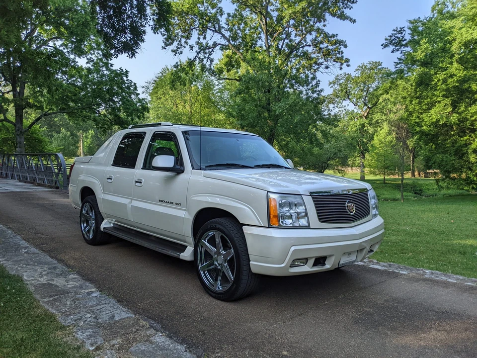 2002 Cadillac Escalade & EXT 2nd Gen - Image 14 of 31