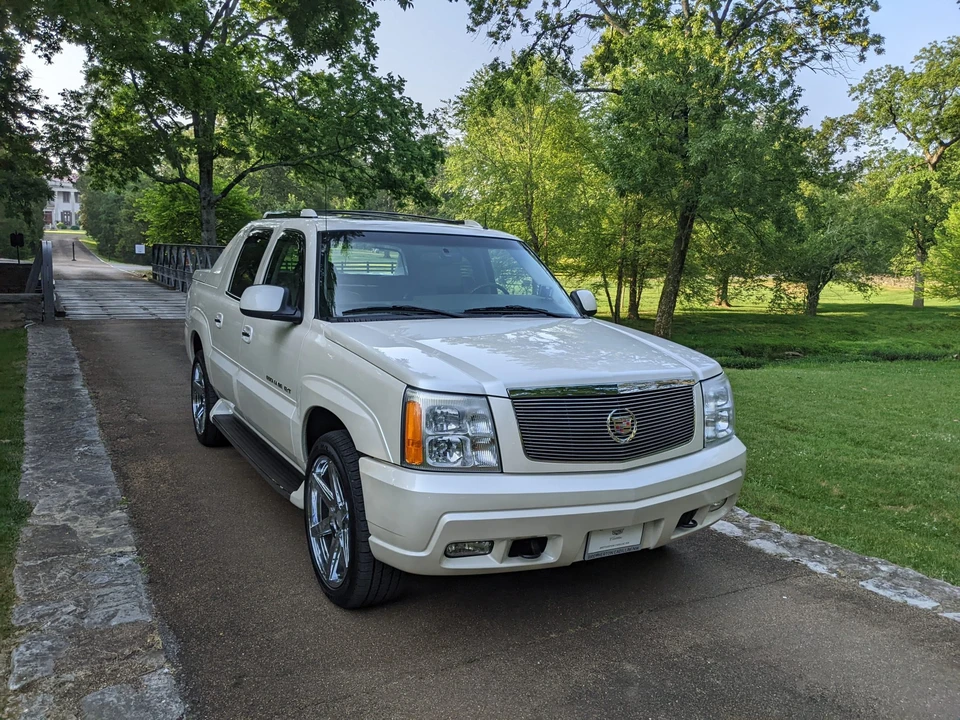 2002 Cadillac Escalade & EXT 2nd Gen - Image 13 of 31