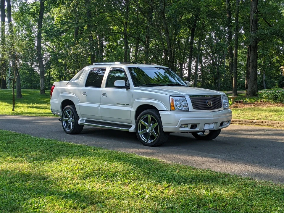 2002 Cadillac Escalade & EXT 2nd Gen - Image 15 of 31