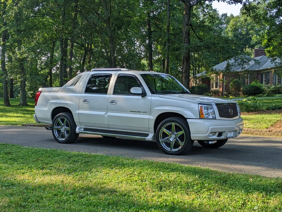 2002 Cadillac Escalade & EXT 2nd Gen - Image 19 of 31