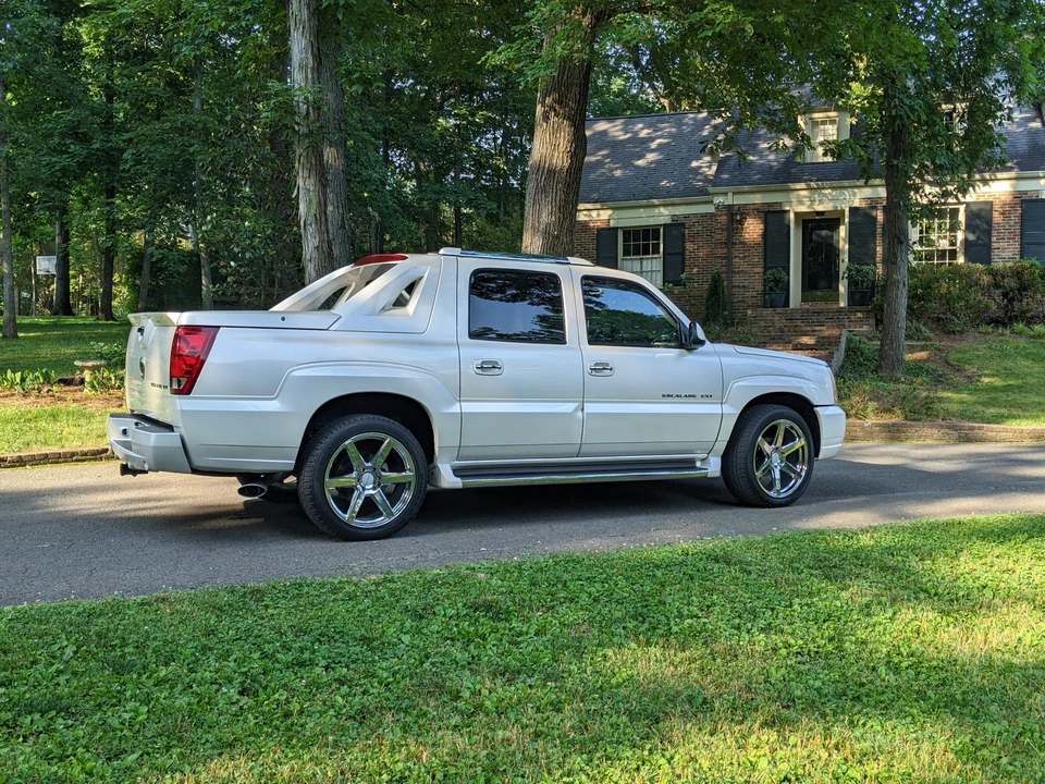2002 Cadillac Escalade & EXT 2nd Gen - Image 23 of 31