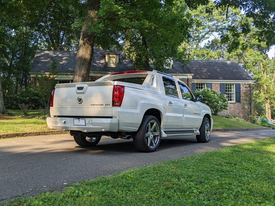 2002 Cadillac Escalade & EXT 2nd Gen - Image 26 of 31