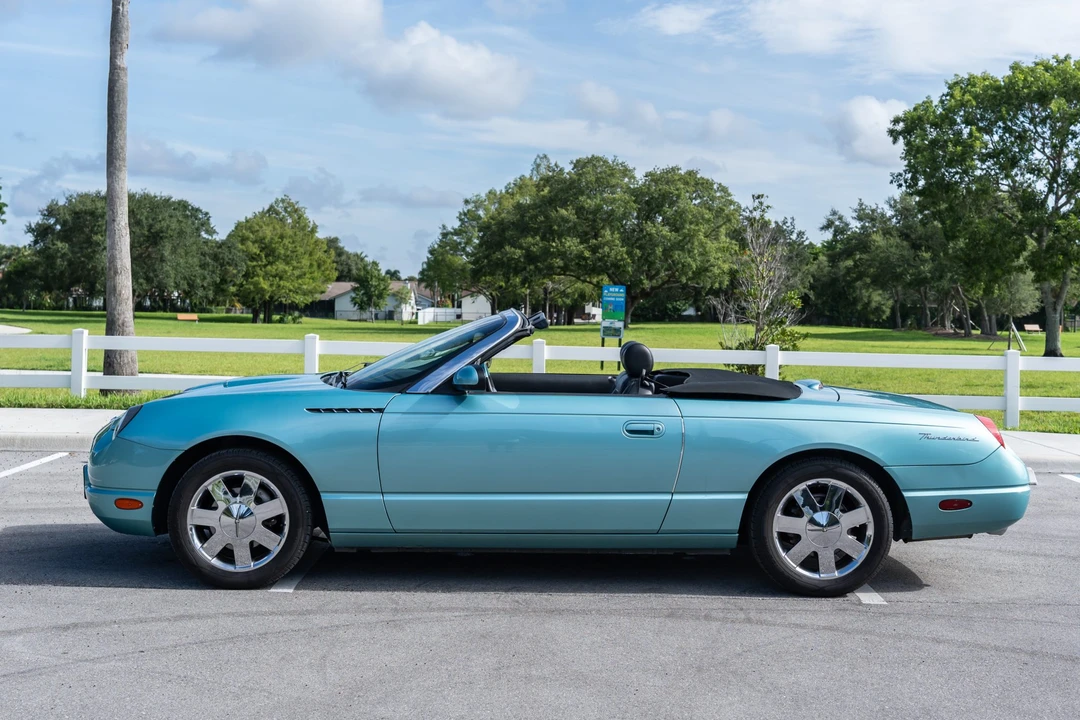 2002 Ford Thunderbird 11th Gen - Image 10 of 31