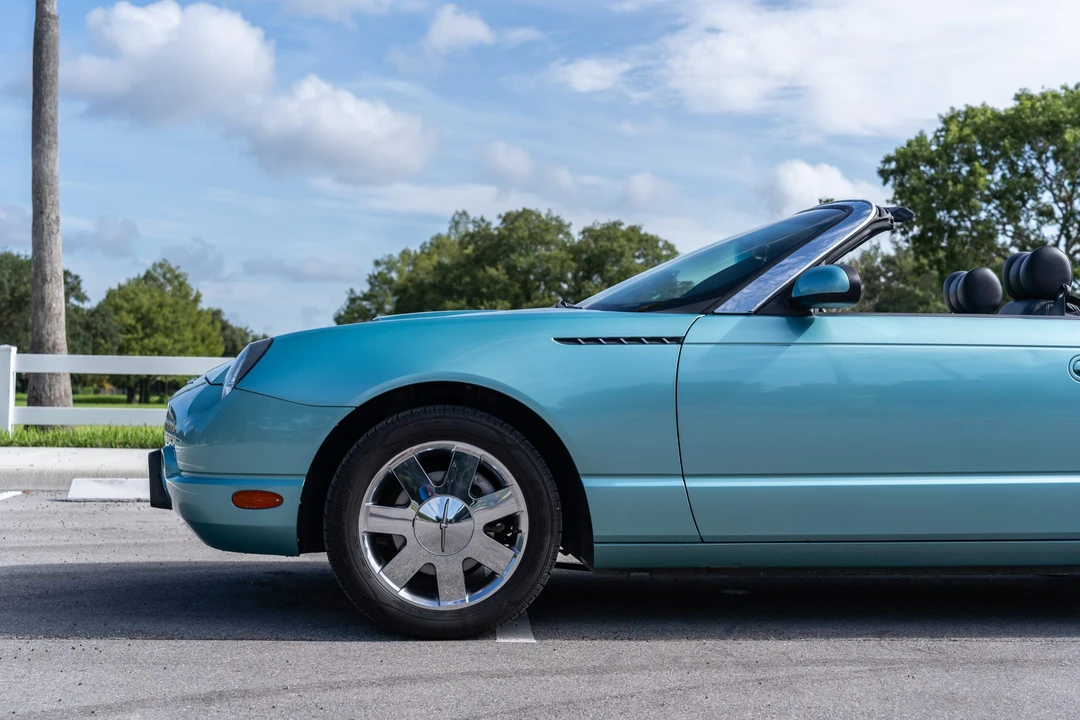 2002 Ford Thunderbird 11th Gen - Image 28 of 31