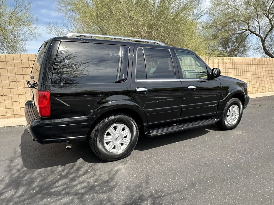 2002 Lincoln Navigator 1st Gen - Image 16 of 31