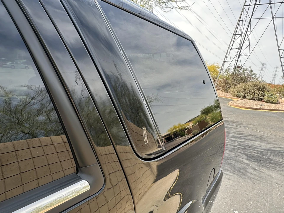 2002 Lincoln Navigator 1st Gen - Image 24 of 31
