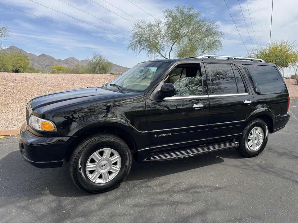 2002 Lincoln Navigator 1st Gen - Image 5 of 31