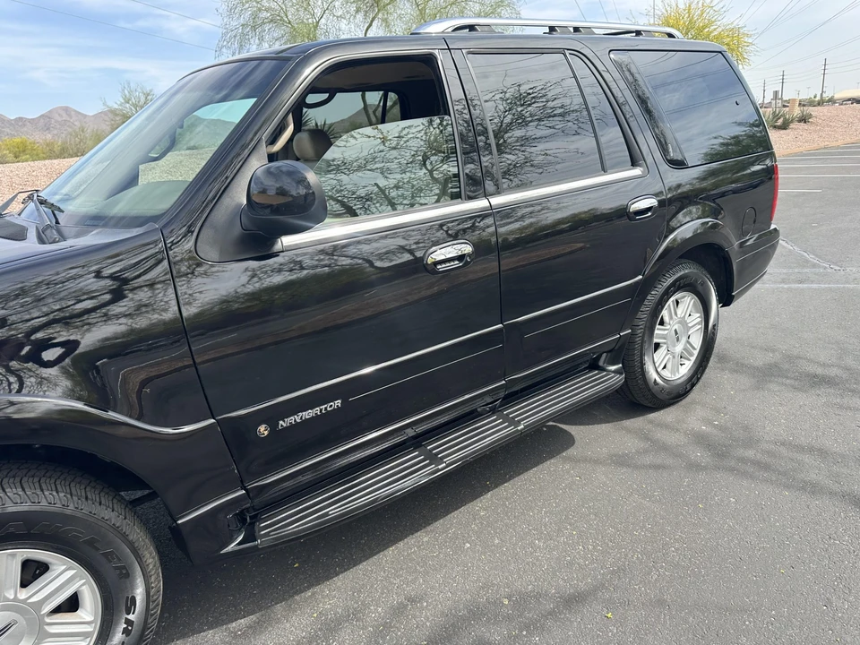 2002 Lincoln Navigator 1st Gen - Image 23 of 31