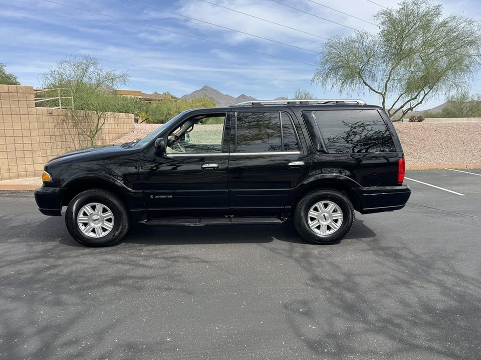 2002 Lincoln Navigator 1st Gen - Image 7 of 31