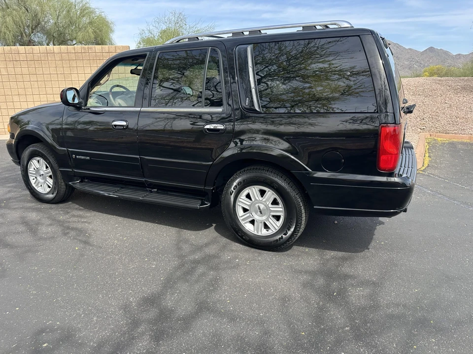 2002 Lincoln Navigator 1st Gen - Image 11 of 31