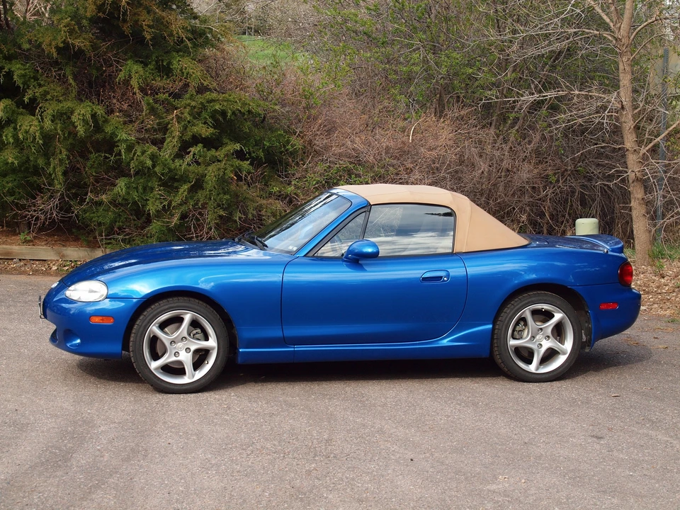 2002 Mazda NB MX-5 Miata - Image 8 of 31