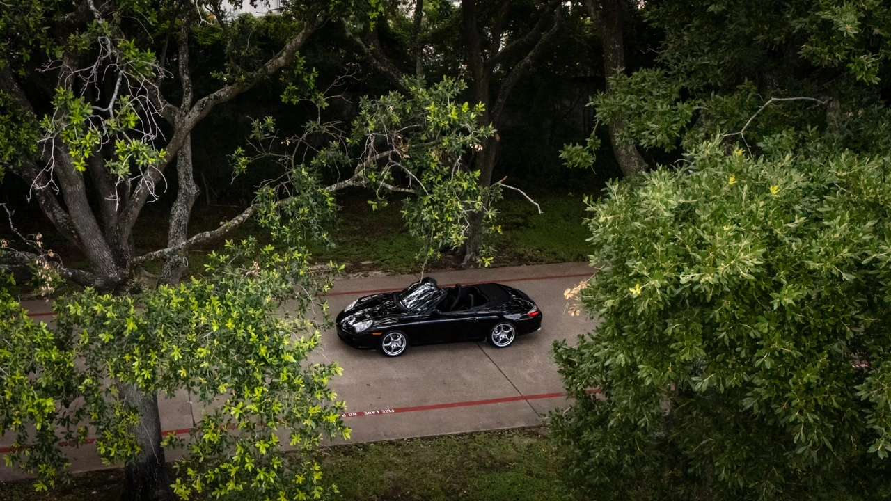 2002 Porsche 996 Carrera 4 - Image 3 of 31