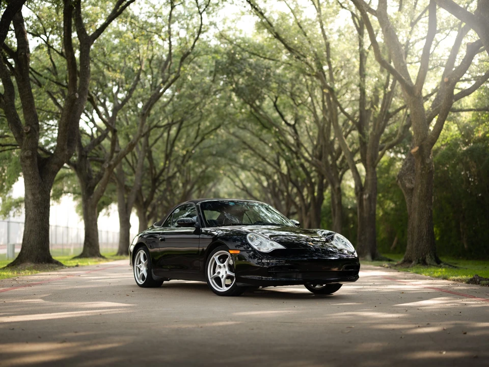 2002 Porsche 996 Carrera 4 - Image 19 of 31