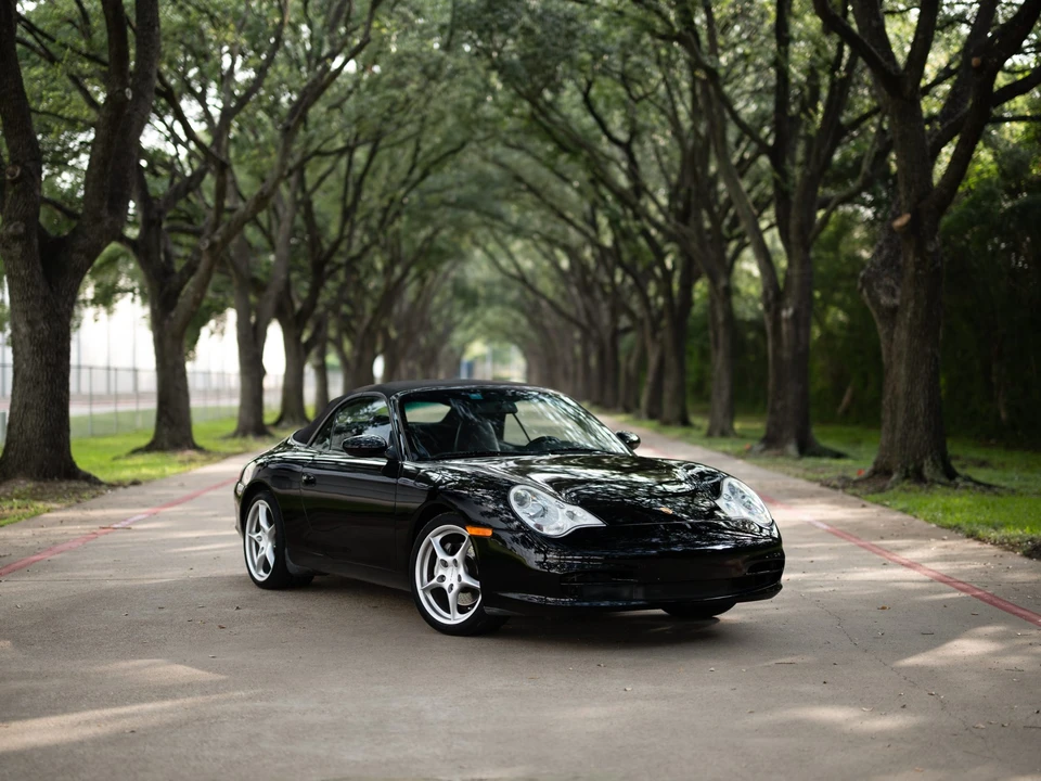 2002 Porsche 996 Carrera 4 - Image 18 of 31
