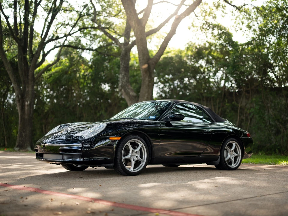 2002 Porsche 996 Carrera 4 - Image 25 of 31