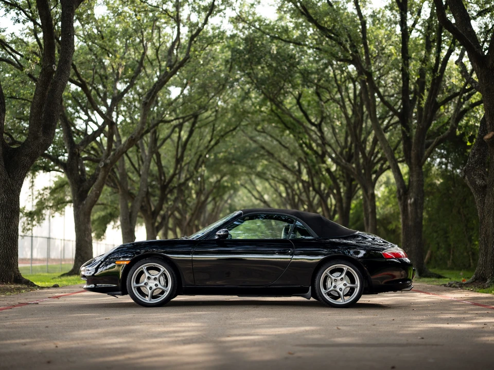 2002 Porsche 996 Carrera 4 - Image 27 of 31