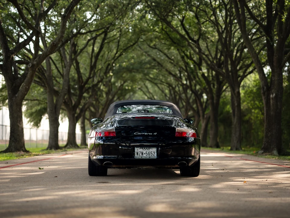 2002 Porsche 996 Carrera 4 - Image 10 of 31
