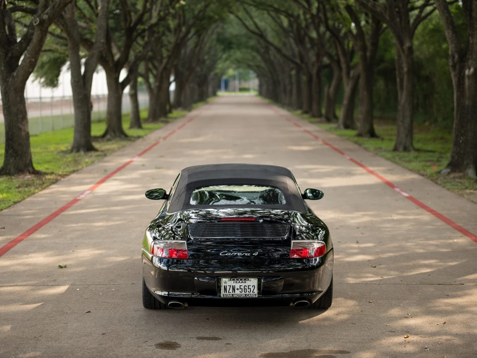 2002 Porsche 996 Carrera 4 - Image 11 of 31