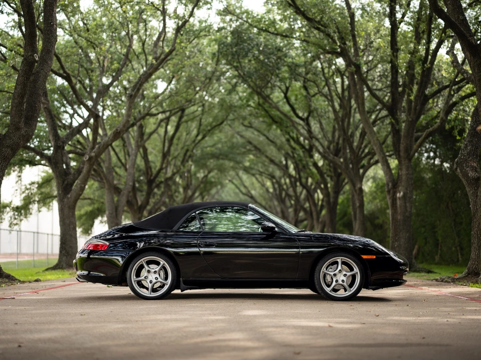 2002 Porsche 996 Carrera 4 - Image 14 of 31