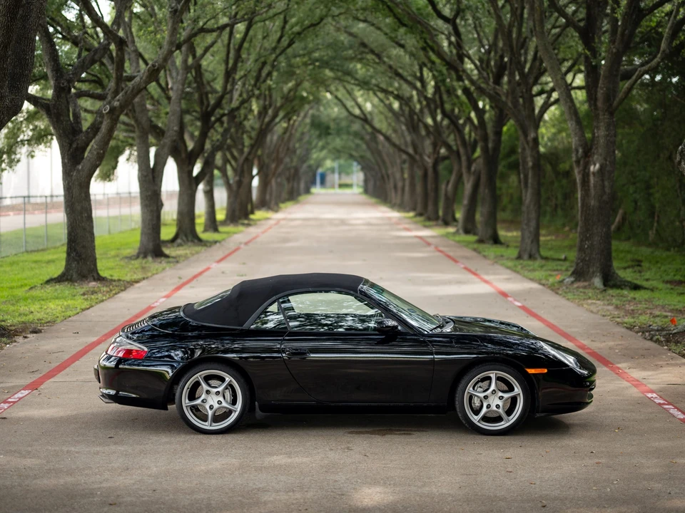 2002 Porsche 996 Carrera 4 - Image 15 of 31