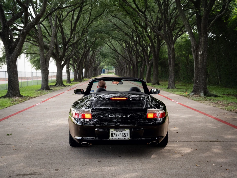 2002 Porsche 996 Carrera 4 - Image 7 of 31