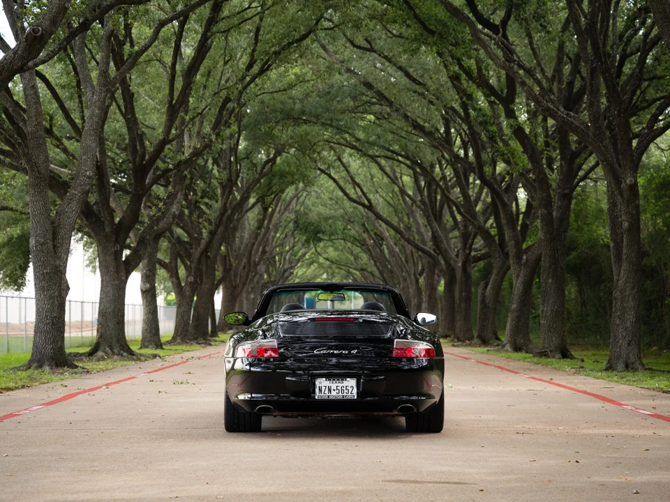 2002 Porsche 996 Carrera 4 - Image 9 of 31