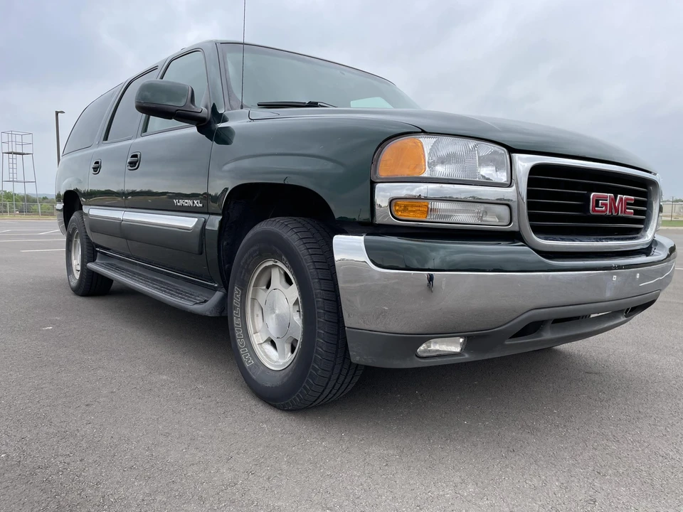 2003 GMC Yukon 2nd Gen - Image 11 of 31
