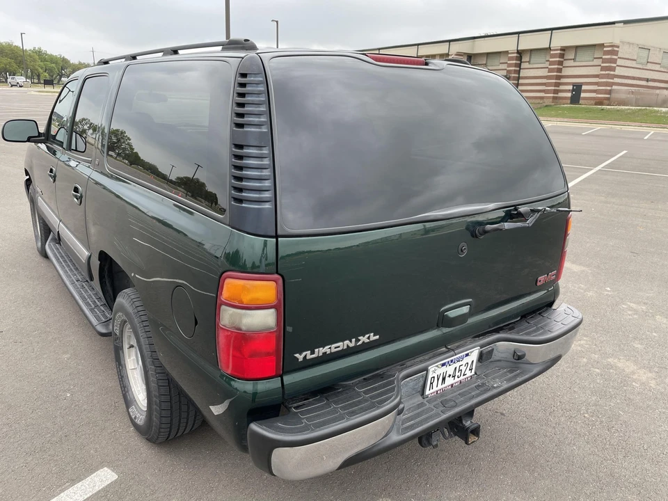 2003 GMC Yukon 2nd Gen - Image 6 of 31