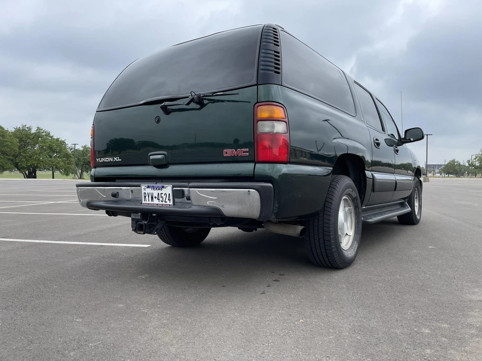 2003 GMC Yukon 2nd Gen - Image 12 of 31