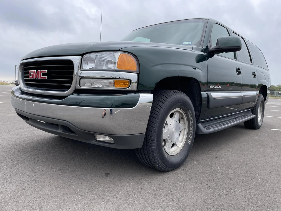2003 GMC Yukon 2nd Gen - Image 10 of 31