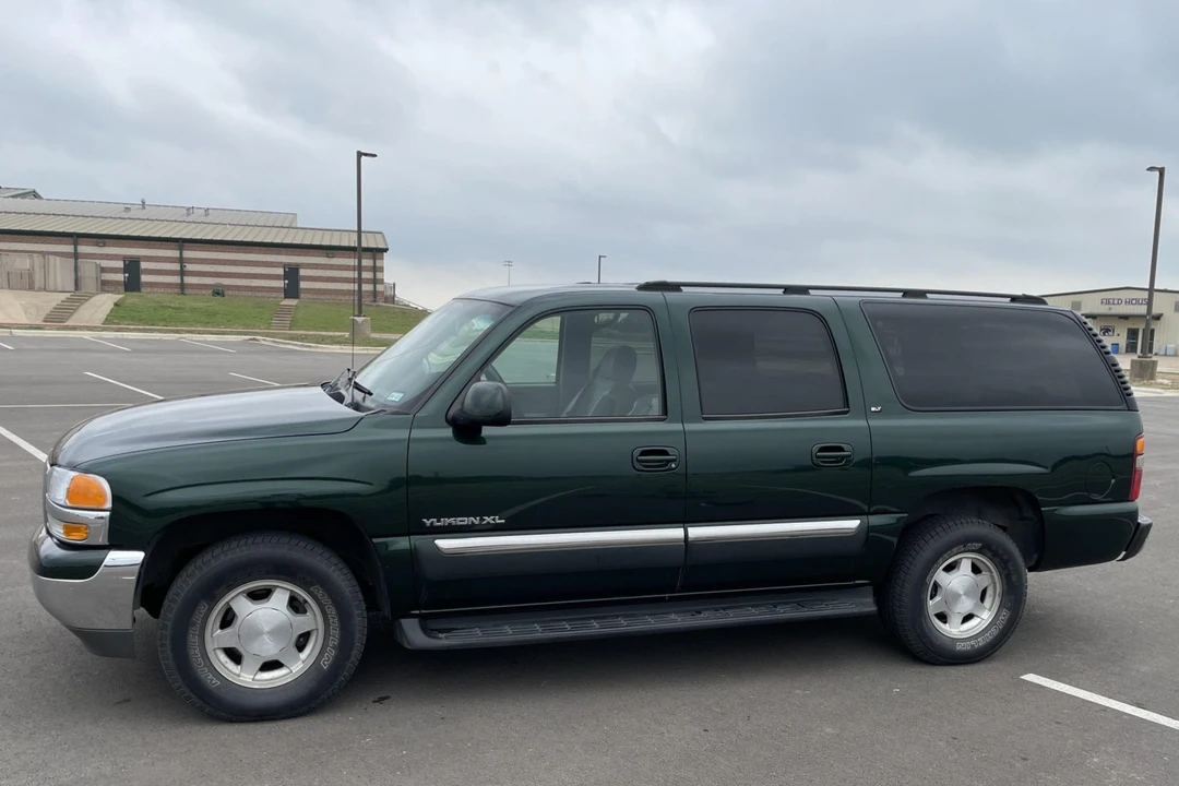 2003 GMC Yukon 2nd Gen - Image 9 of 31