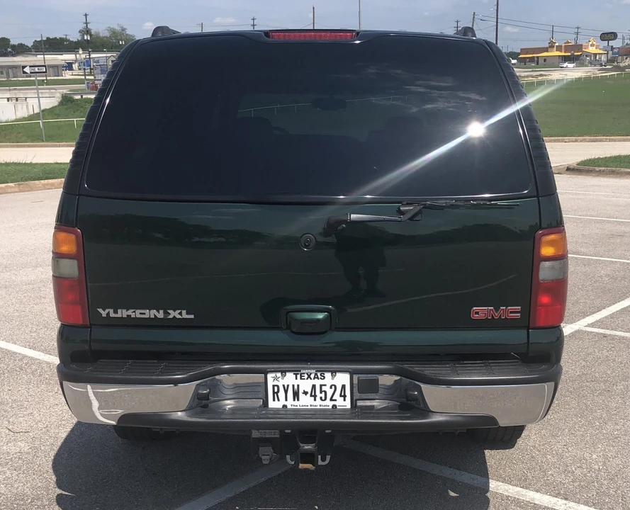 2003 GMC Yukon 2nd Gen - Image 20 of 31