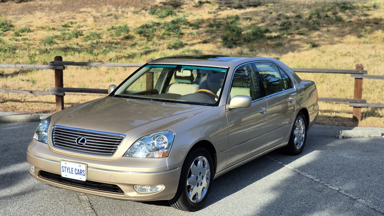 2003 Lexus LS 3rd Gen - Image 6 of 31