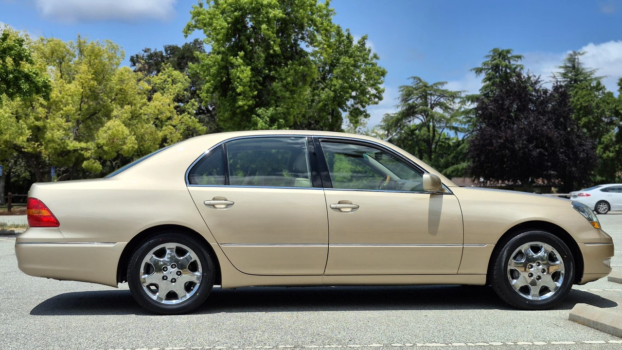 2003 Lexus LS 3rd Gen - Image 17 of 31
