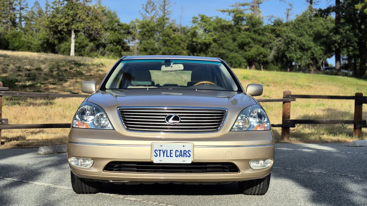 2003 Lexus LS 3rd Gen - Image 9 of 31