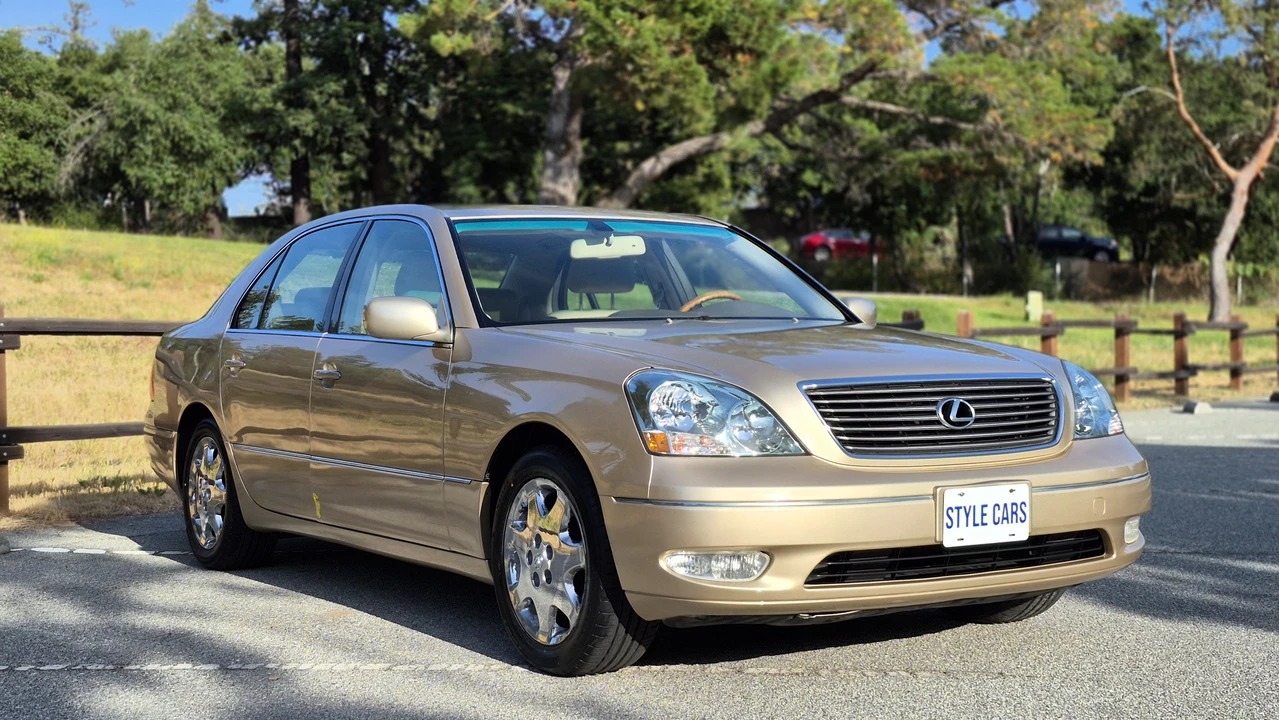 2003 Lexus LS 3rd Gen - Image 14 of 31