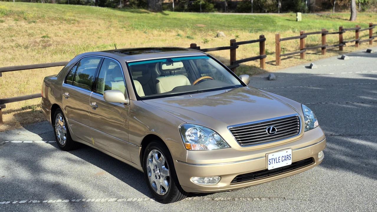 2003 Lexus LS 3rd Gen - Image 15 of 31