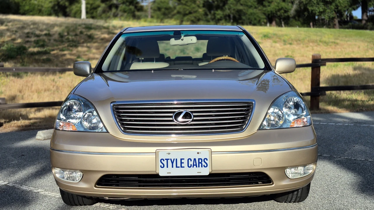 2003 Lexus LS 3rd Gen - Image 10 of 31