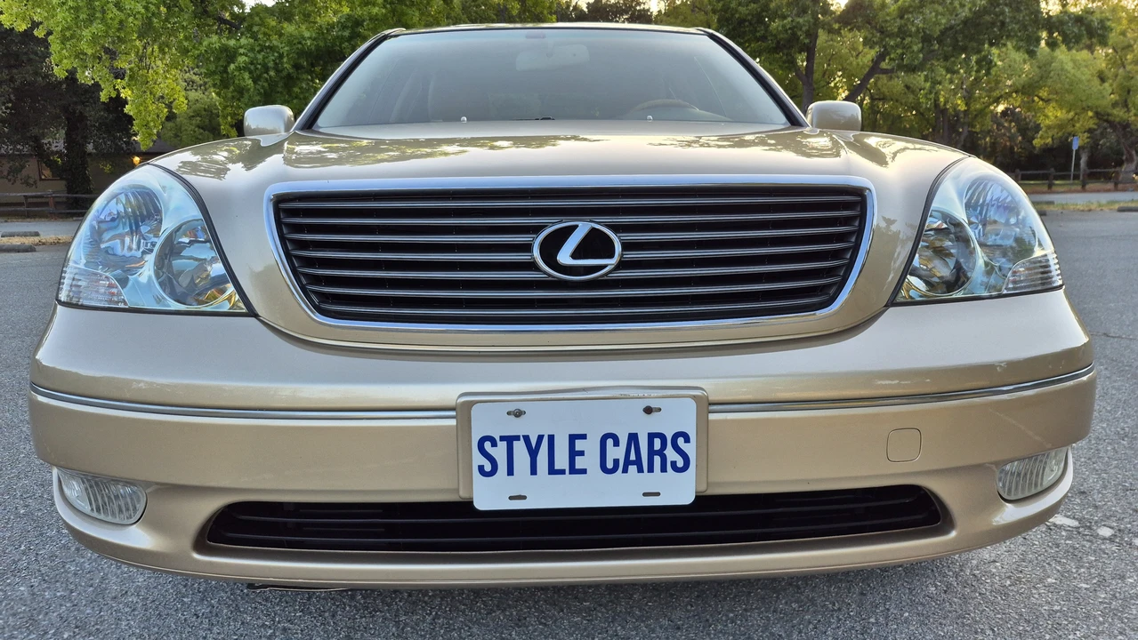 2003 Lexus LS 3rd Gen - Image 12 of 31